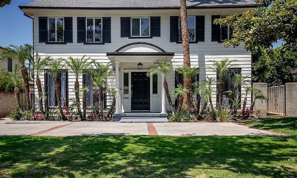 Celebrities Who Have Decided NOT To Live in Mansions