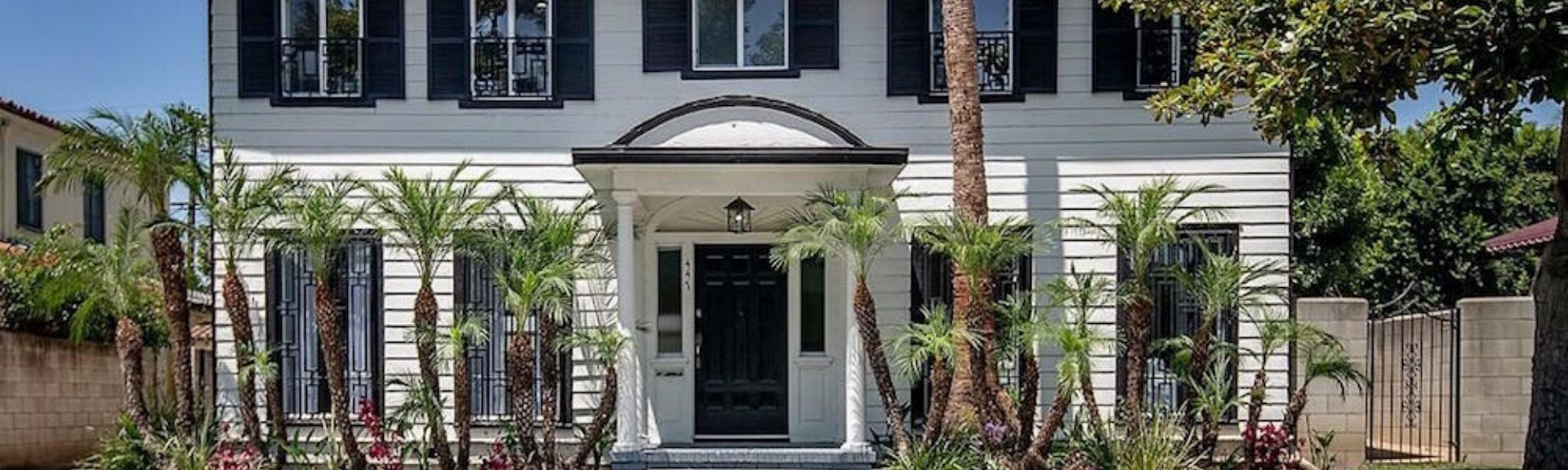 Celebrities Who Have Decided NOT To Live in Mansions